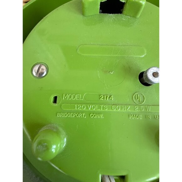 Vintage 70's General Electric Retro Lime Green Wall Clock Model 2174 Works - Picture 7 of 12